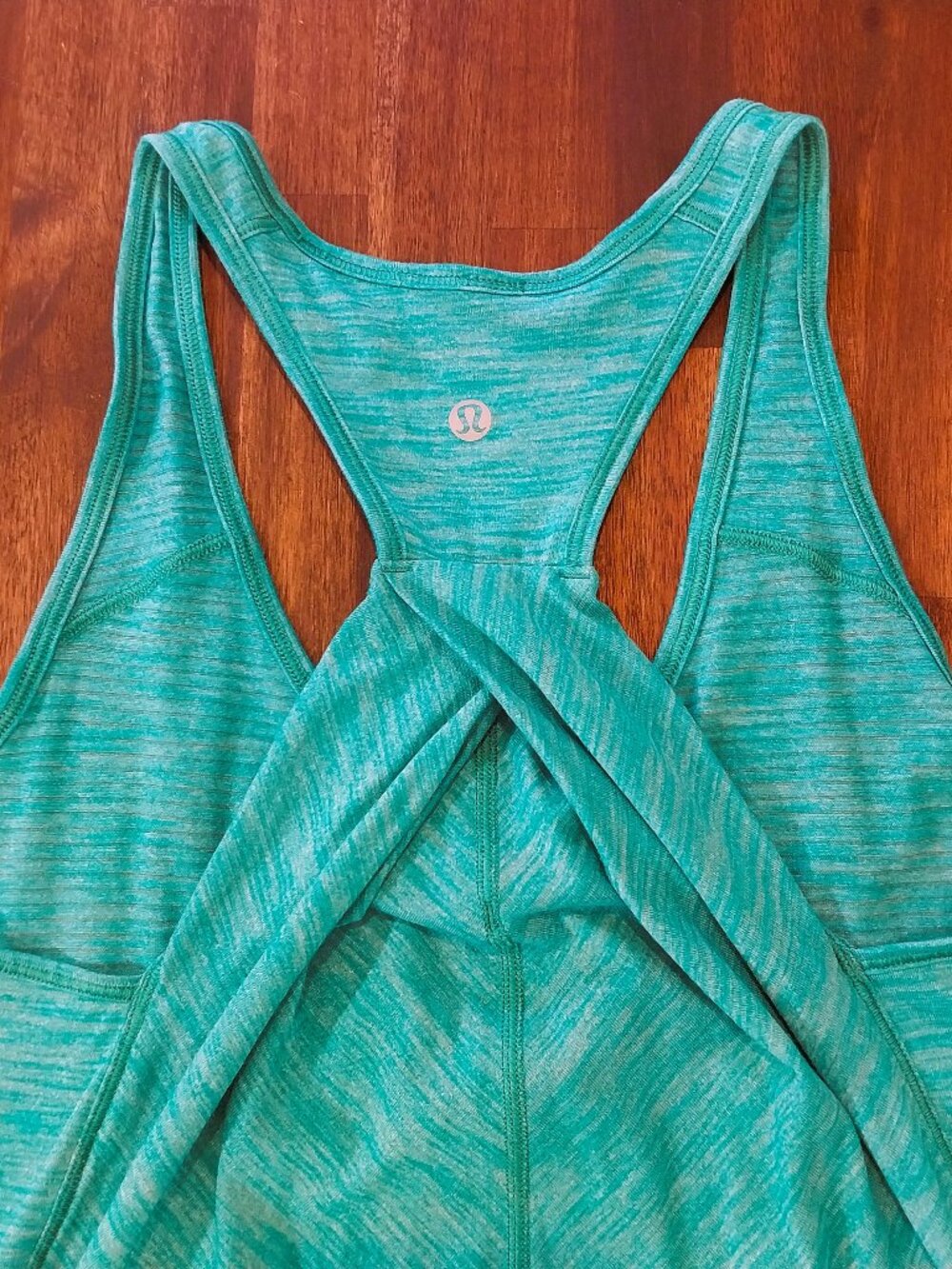 Lululemon Racerback Tank Top Womens 8 L Green Scoop Neck Yoga Gym Athleisure